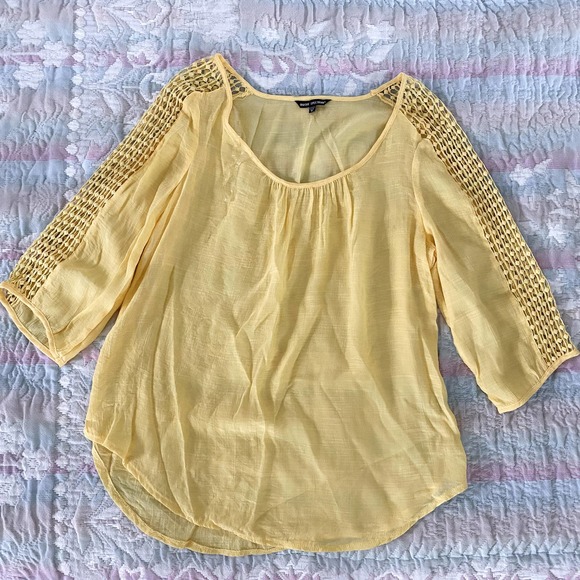 Unique Spectrum Yellow Blouse Top with crochet style sleeves - Picture 1 of 5